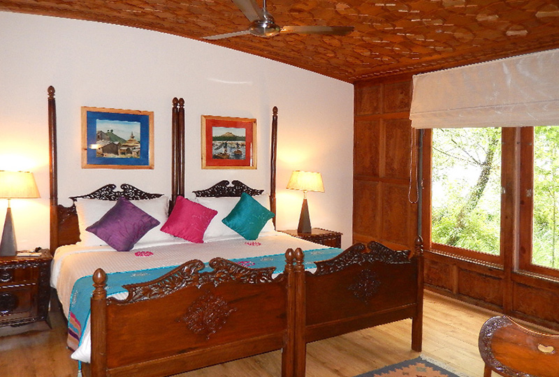 LSukoon Houseboat